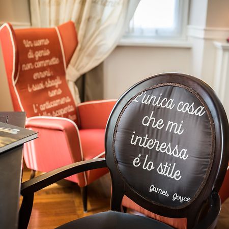 Victoria Hotel Letterario Trieste Luaran gambar