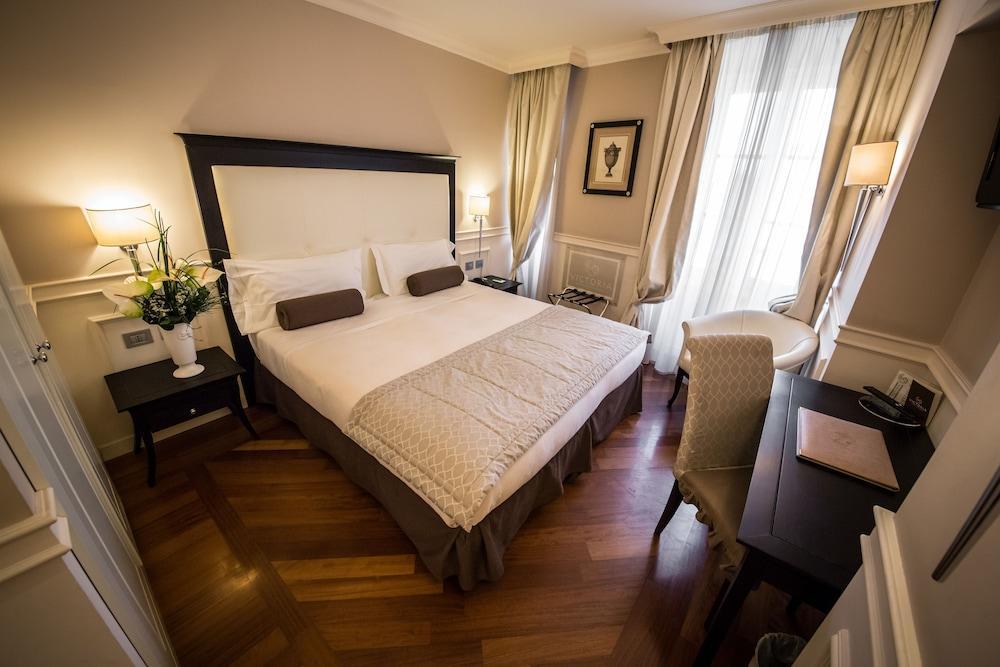 Victoria Hotel Letterario Trieste Luaran gambar