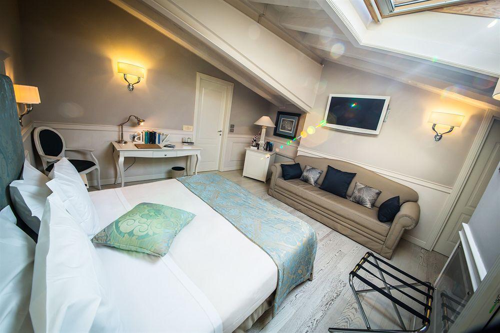 Victoria Hotel Letterario Trieste Luaran gambar