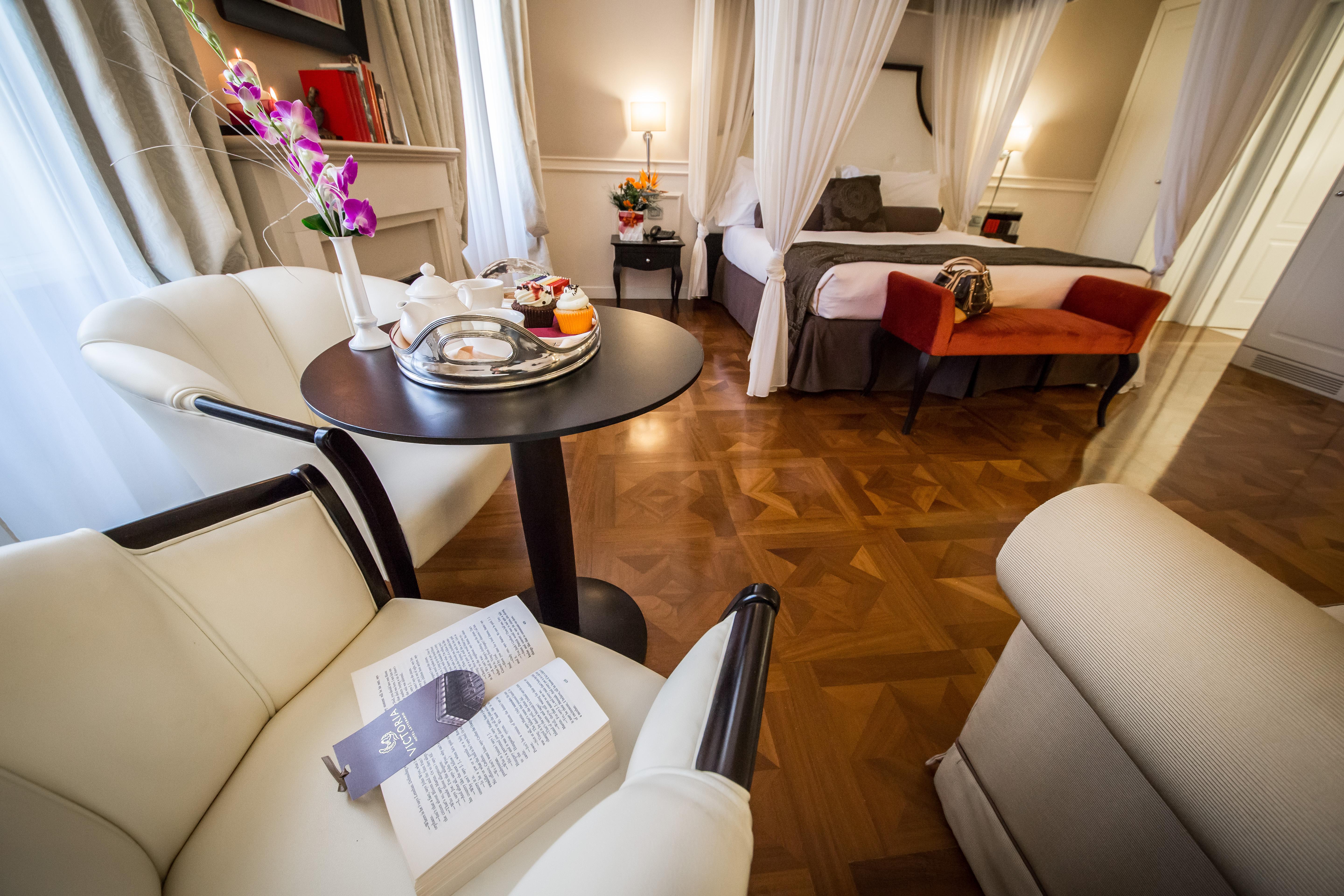 Victoria Hotel Letterario Trieste Luaran gambar