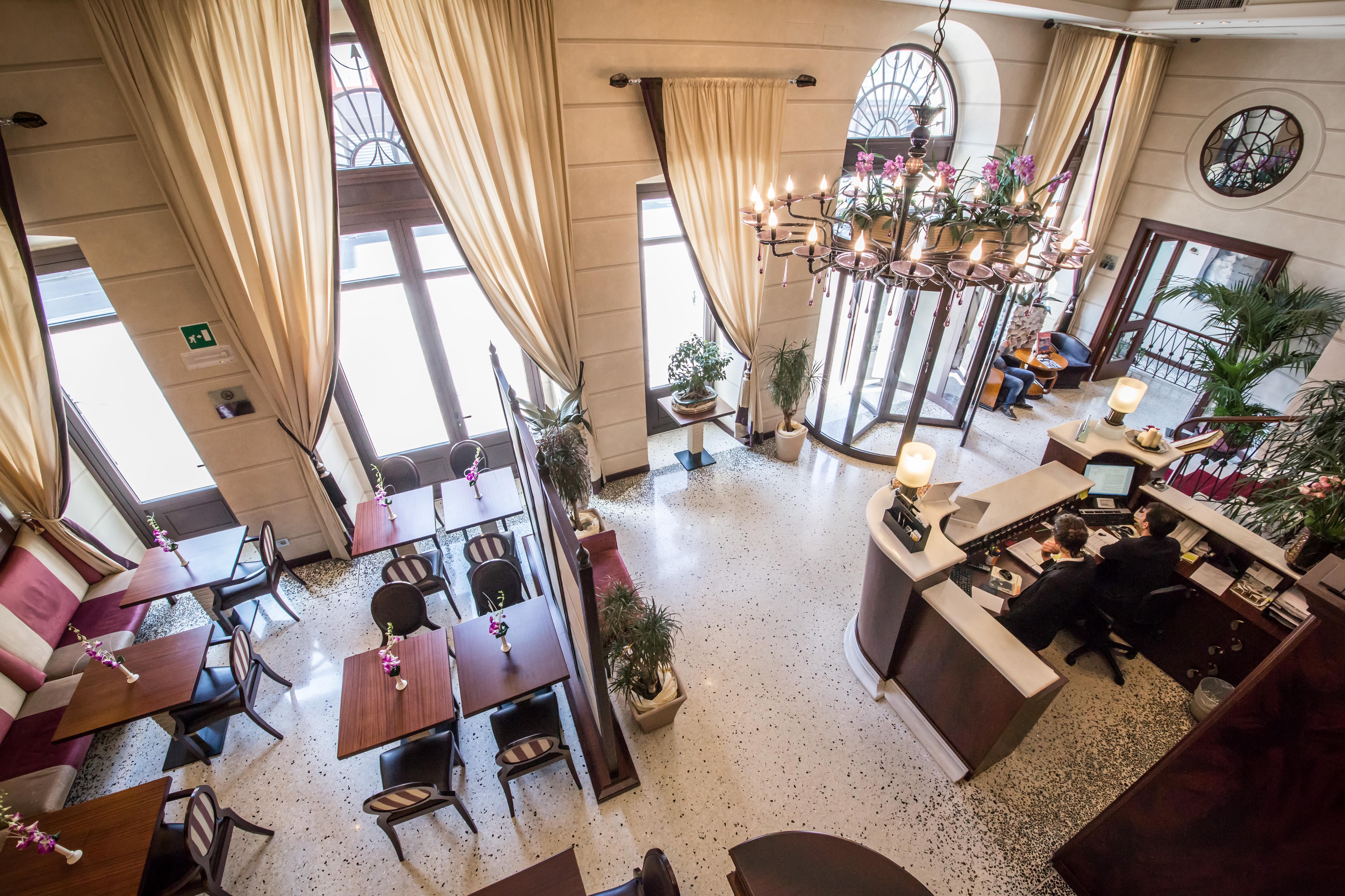 Victoria Hotel Letterario Trieste Luaran gambar