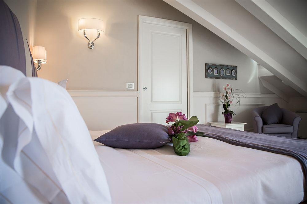 Victoria Hotel Letterario Trieste Luaran gambar
