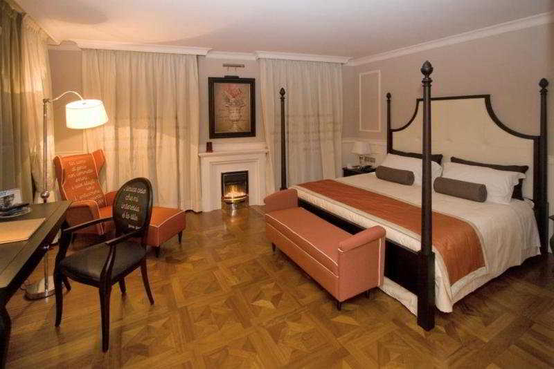 Victoria Hotel Letterario Trieste Luaran gambar
