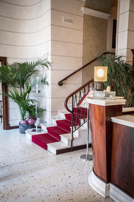 Victoria Hotel Letterario Trieste Luaran gambar