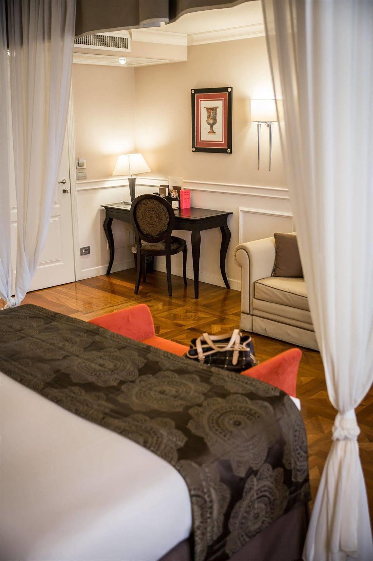 Victoria Hotel Letterario Trieste Luaran gambar