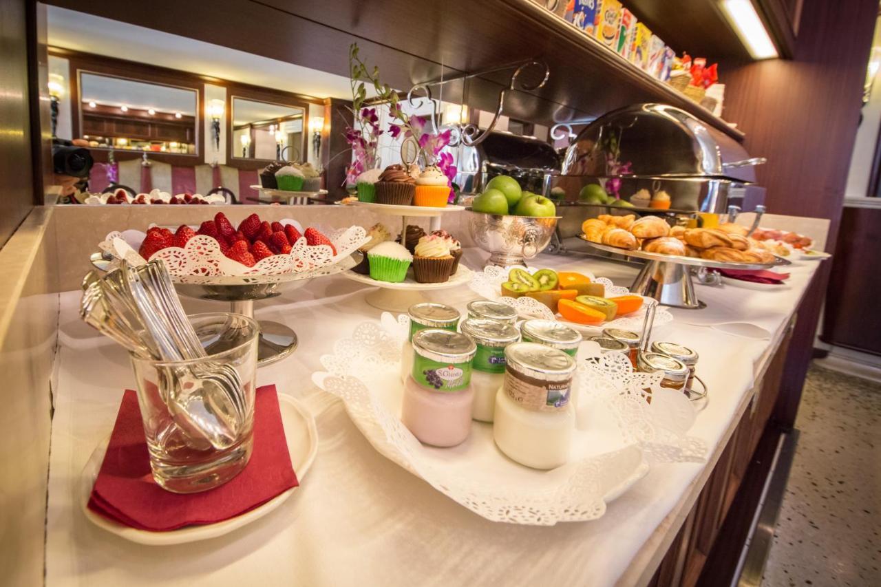 Victoria Hotel Letterario Trieste Luaran gambar