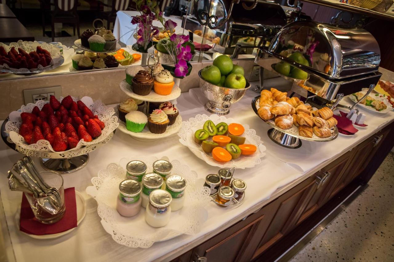 Victoria Hotel Letterario Trieste Luaran gambar